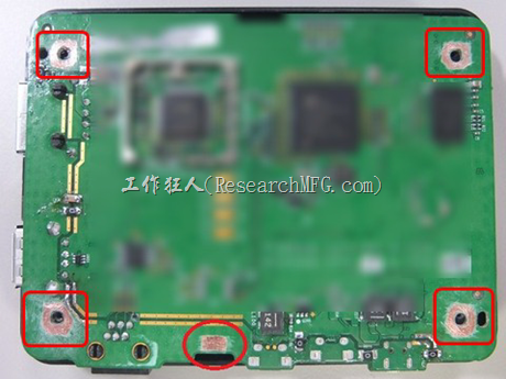 手动去绿漆。使用传统的刀片去除绿漆后的效果。